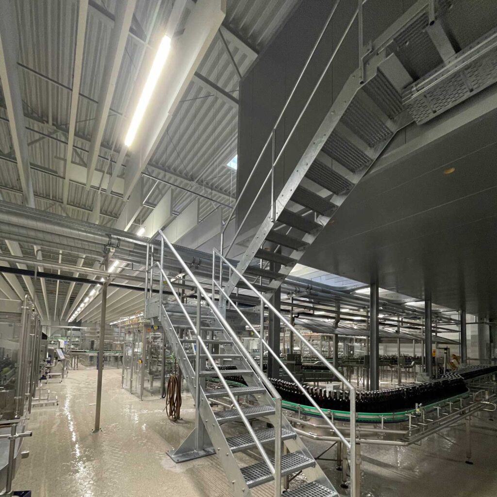 Industrietreppe in einer Abfüllanlage
